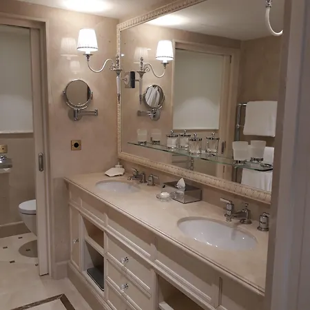 Splendide Royal - Relais & Chateaux パリ